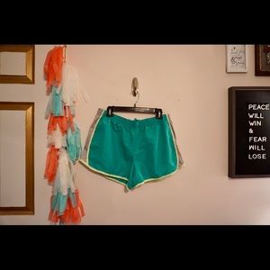 Active Running Gym shorts XL (16/18) Nike